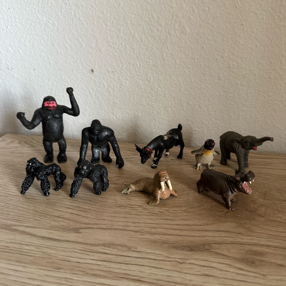 Vintage AAA & Safari PVC Toy Animals‎ Lot Of 9 Gorillas Walrus Elephant Goat